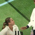 Đoković i Sabalenka su hit! Novak joj prekinuo konferenciju, “isprozivao” Arinu, usledio džentlmenski potez…