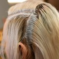 Ово многи раде погрешно кад фарбају седу косу: због ових грешака се брзо испира и бледи