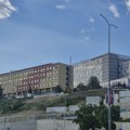 KCS o penzioneru udarenom ispred Pravnog: Zadržan na lečenju na Ortopediji, u stabilnom je stanju