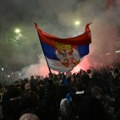 Građani „oslobodili“ Pionirski park: Požar u „Ćacilendu“ (VIDEO)