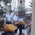 „Ubiše ga kao sliku“: Opšta makljaža u kafiću CG, bahati Rusi protiv gazde lokala i konobara (VIDEO)
