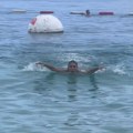 (Video) "Udar bokeljske sirene": Jovana Jeremić uskočila u more u tanga kupaćem i napravila "potop" u Crnoj Gori