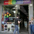 Skinuo LGBT zastavu, pa izudarao radnika Centra: Incident u Beogradu, reagovala i Hitna pomoć