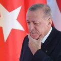 Imamoglu smenjen - Erdogan likuje