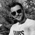 Sin biznismena se utopio na Lefkadi: Došao da proslavi momačko veče, ali talasi ga odneli, neviđena tragedija
