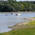 Dunav u Srbiji na dnu ima zamke smrti: Snimak otkriva šta se događa u plićaku, i iskusni plivači u opasnosti