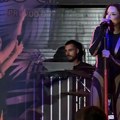 Barbara Bobak u publici videla Teu Tairović, pa zaustavila nastup i pred svima spomenula estradu: "Ljubavi..."