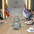Ministar Gašić razgovarao sa norveškim piscem i istoričarom Knutom Flovikom Turesenom