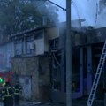 Prve slike, gori poznati restoran na banovom brdu: Veliki požar izbio kod pijace u Požeškoj, saobraćaj obustavljen, ne idu…