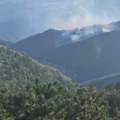 Na Stolovima i dalje gori, u Deliblatskoj peščari noćas gašena manja žarišta
