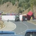 Saobraćajna nesreća na auto-putu A1 u Hrvatskoj! Kamion se prevrnuo preko sve tri trake, kilometarska kolona u smeru ka moru…