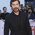 Pravi heroj van platna: Kristijan Bejl otvorio naselje za decu bez roditelja
