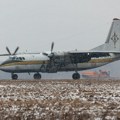 Promašio pistu i sleteo na zaleđenu reku! Drama u Rusiji: Zbog greške pilota avion sa 30 putnika završio na snegu…
