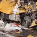 Strašan sudar kod Dobanovačke petlje Od siline udara razneta kabina na kamionu (VIDEO)