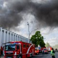 Vatrogasci nikako da stave pod kontrolu požar u fabrici u Berlinu: Vatra bi mogla da gori danima