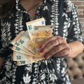 "Ješću paštetu do sledeće plate jer mi je ispraznio štek": Beograđanku pozvao vlasnik stana u kome živi i tražio joj…