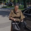 Pevačica doživela nezgodu na nastupu, udario je mikrofon u zube: "Devojka se samo bacila tada preko ograde"