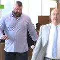 "Visok je 2.08 metara i ima više od 180 kilograma" Isplivao snimak dolaska Strahinje Jokića na sud! Njegova zastrašujuća…