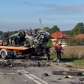 Sudar autobusa i putničkog vozila na putu Čačak-Kragujevac, jedna osoba poginula