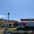 Rode prave svoje prvo gnezdo iznad vrtića (foto)