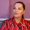 "Sitno, 10.000€ ": Pevačica o bakšišu, pa progovorila o bolesnom svekru milijarderu: "u teškom je stanju"