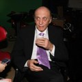 Pevač izbacio sinove iz testamenta, a njoj ostavio sve: Udovica danas puni 78 godina, a njen izgled iznenadio mnoge... (foto)