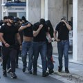 Navijači dinama pušteni iz grčkih zatvora: Pripadnici bbb osumnjičeni za učestvovanje u krvavim neredima u Atini, stigli u…