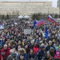 Hiljade Slovaka na ulicama na godišnjicu ubistva novinara i njegove verenice