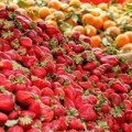 Domaće jagode stigle i na pijace: Evo kolika je cena po kilogramu
