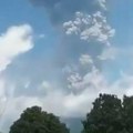 Alarm na indonežanskom ostrvu: Zbog erupcije vulkana Ibu najviši nivo uzbune (video)