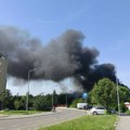 Veliki požar na Voždovcu: Gust, crni dim se širi naseljem FOTO/VIDEO