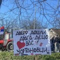 Studenti peške stigli do Čortanovaca, biciklisti prošli Staru Pazovu ka Novom Sadu