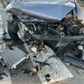 Jeziv udes na auto-putu "Miloš Veliki": Automobil smrvljen do neprepoznatljivosti VIDEO