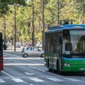 Skandal u beogradskom autobusu Starija gospođa odbila da skloni predmet sa sedišta, dete ostalo da stoji – putnici u neverici…