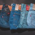 Tamne, raw farmerke se vraćaju za sezonu 2026. Fashion Company PRVOMAJSKA shopping groznica MANGO proslavio otvaranje nove…