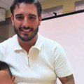 Darko Lazić svirao klavir na završnoj priredbi sina Alekseja Folker puca od ponosa, pozirao sa naslednikom: Tu je i Marina…