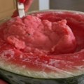 VIDEO Jednostavno i brzo: Sladoled od lubenice koji zahteva samo tri sastojka