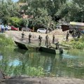 Stigla zamena za skelu i staru ćupriju Vojska Srbije postavila pontonski most preko Velikog bačkog kanala