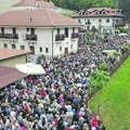 Svečana liturgija 21. avgusta Praznik Svetih Zosima i Jakova čudotvoraca Tradicionalno sabiranje naroda u Tumanu