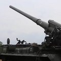 Ukrajinski tenk u prahu: Kod Andrejevke nastao novi izum ruske artiljerije (video)