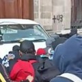 Demonstranti u Meksiku upali u predsedničku palatu: Policija upotrebila suzavac da rastera grupu (video)