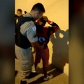 Završena talačka kriza u Brazilu: Muškarac upao u autobus, ranio dve osobe, pa se predao (video)