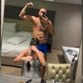 Veljko Ražnatović objavio sliku iz spavaće sobe: Krišom snimao Bogdanu, a ona u majici na bretele: Sve okačio na mreže (foto)…