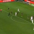 Au, kakva golčina! Bundesliga ovakvu majstoriju dugo nije videla! Dobili smo gol sezone, pogledajte majstoriju o kojoj bruji…