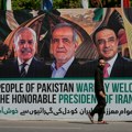 Iranski predsednik prvi put izašao iz zemlje od početka rata! Pezeškijan u Pakistanu sa posrednicima u pregovorima između…