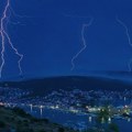 Nevreme u Hrvatskoj rušilo stabla, oštećen krov sportske dvorane u Slavoniji