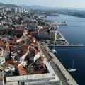Večera za dve osobe oko 25 evra jeftinija nego u Dubrovniku: Ovaj grad na Jadranu oduševio Britance, može da se uštedi