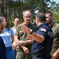 Dačić i Macut obišli požar u Deliblatskoj peščari
