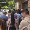 Uvek sam za mlade: Širom Srbije građani čekaju da dođu na red i pruže podršku studentima