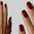 „Cherry noir” je nova verzija tamnog jesenjeg manikira